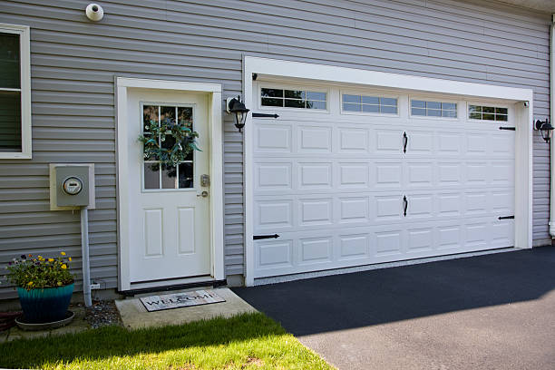 24/7 Emergency Garage Door Panel Replacement experts in Caraway, AR